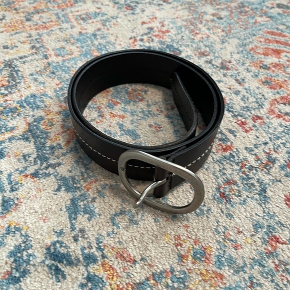 Amanda Smith Accessories - Amanda Smith brown leather belt with stitch detailing and silver buckle